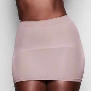 SKIMS Shapewear Skirt Slip